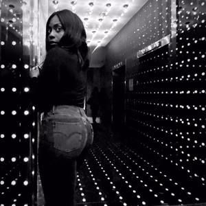 Meet your Posher, Ebony